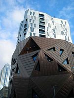 Figure 7 Rotterdam un immeuble en construction/ Rotterdamo  konstruata domego